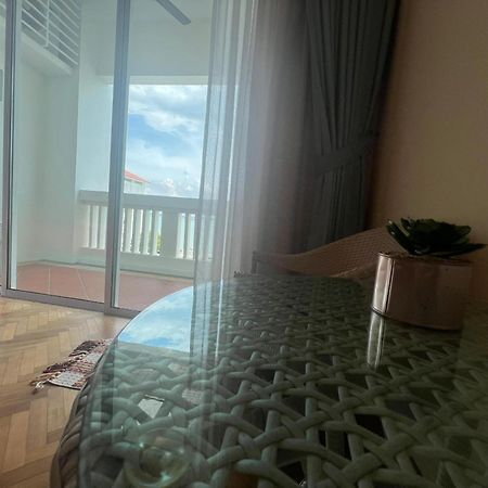 Straits Quay Marina Suites Penang By Aurorahomes Bagan Jermal Экстерьер фото