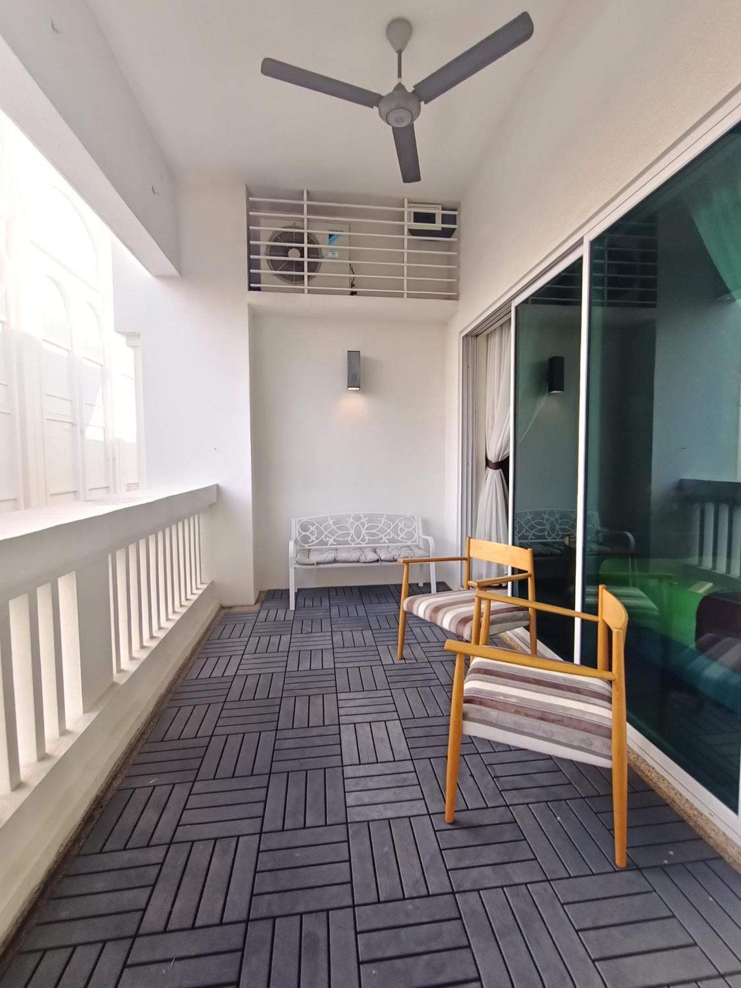 Straits Quay Marina Suites Penang By Aurorahomes Bagan Jermal Экстерьер фото