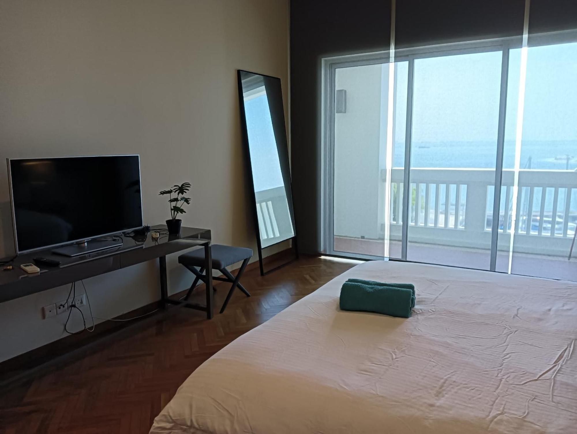 Straits Quay Marina Suites Penang By Aurorahomes Bagan Jermal Экстерьер фото