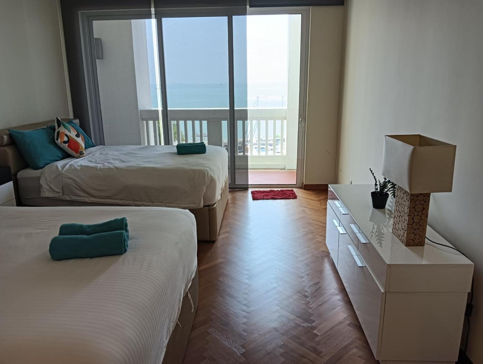 Straits Quay Marina Suites Penang By Aurorahomes Bagan Jermal Экстерьер фото