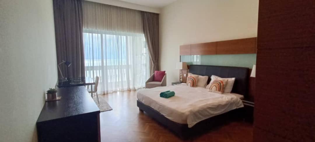 Straits Quay Marina Suites Penang By Aurorahomes Bagan Jermal Экстерьер фото