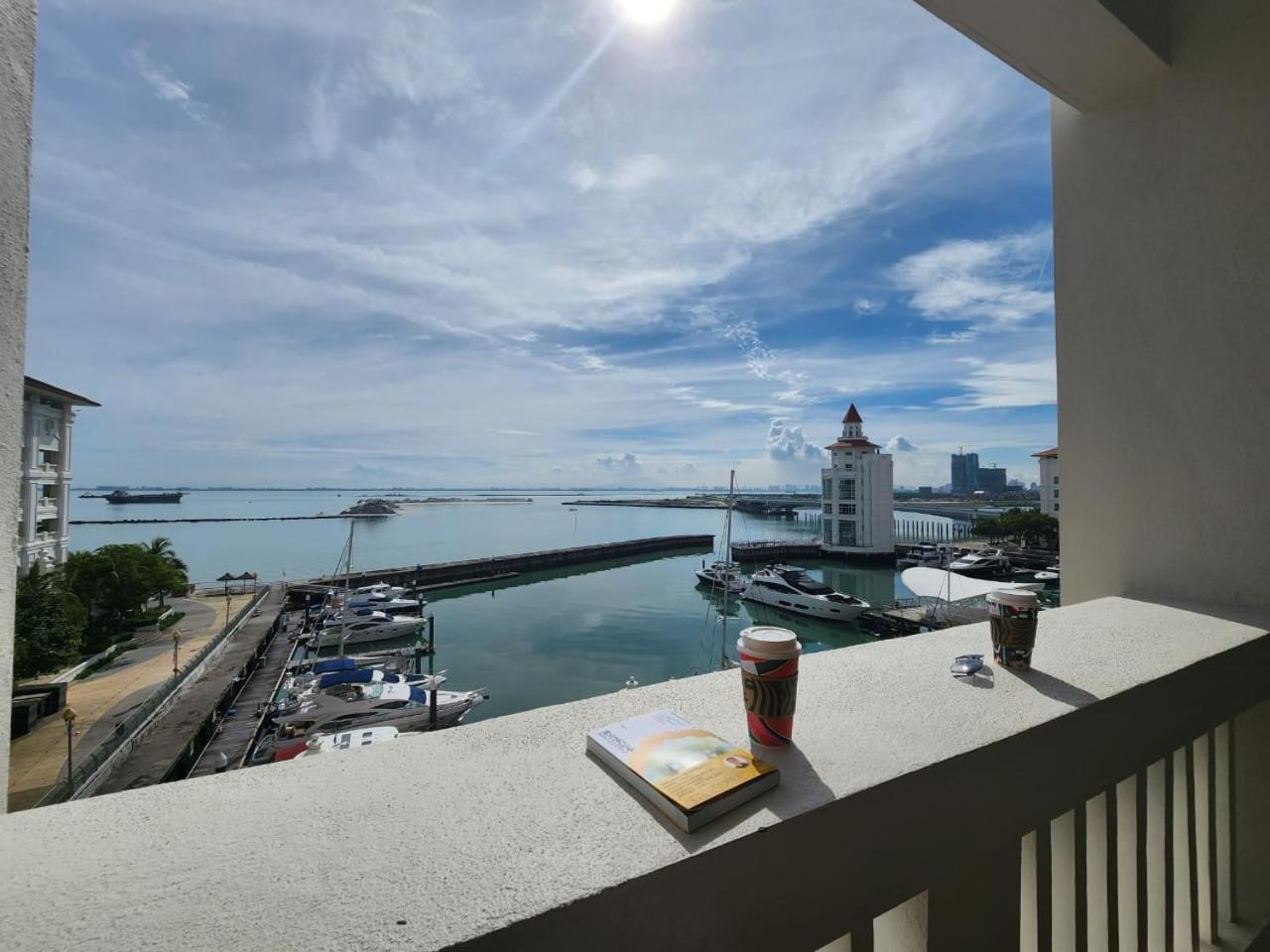 Straits Quay Marina Suites Penang By Aurorahomes Bagan Jermal Экстерьер фото