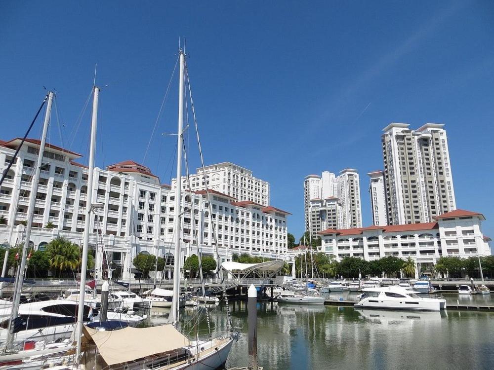 Straits Quay Marina Suites Penang By Aurorahomes Bagan Jermal Экстерьер фото